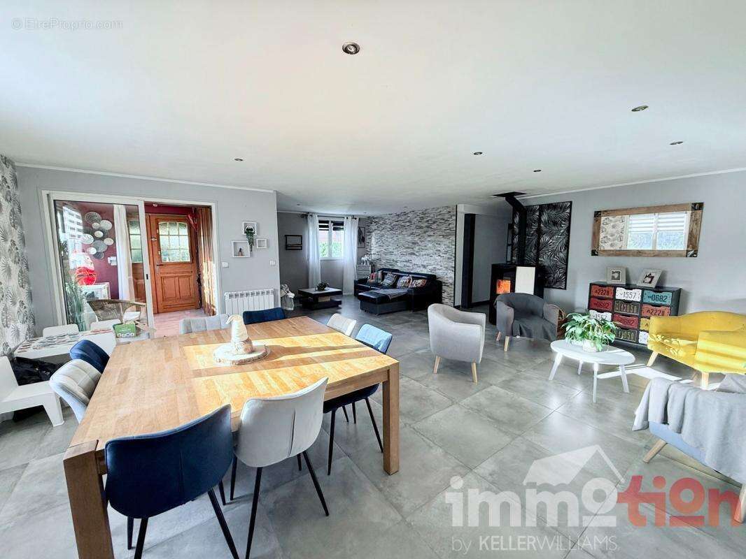 Maison à SAINT-MAULVIS