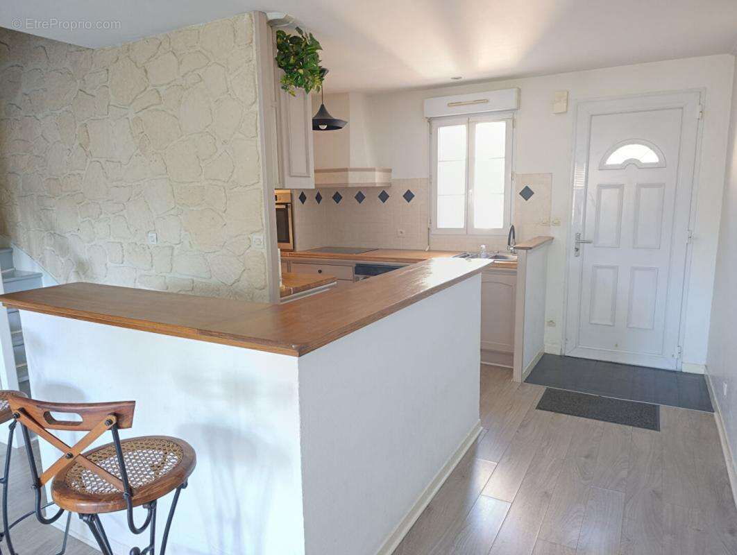 Maison à SAINT-PIERRE-DU-PERRAY