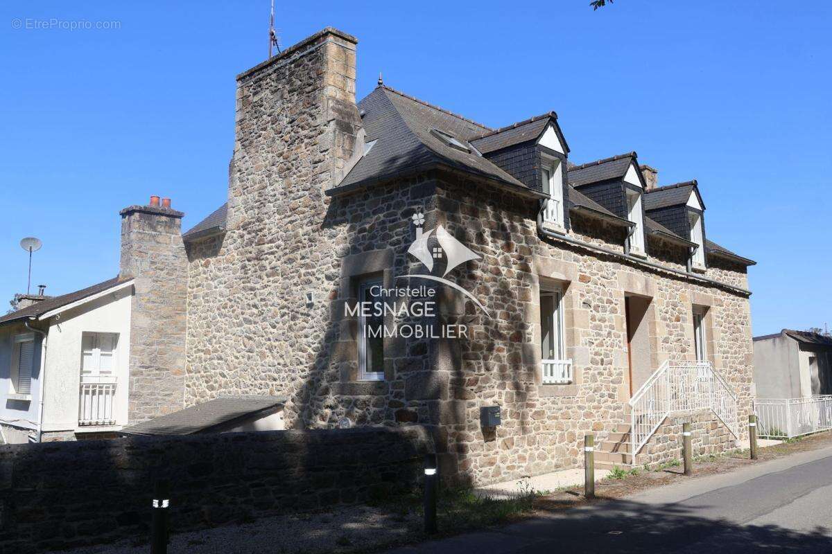 Maison à JUGON-LES-LACS