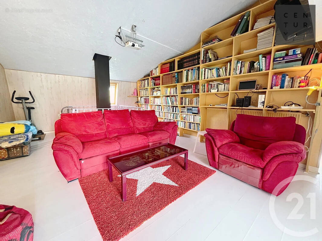 Maison à SAINT-HILAIRE-SOUS-ROMILLY