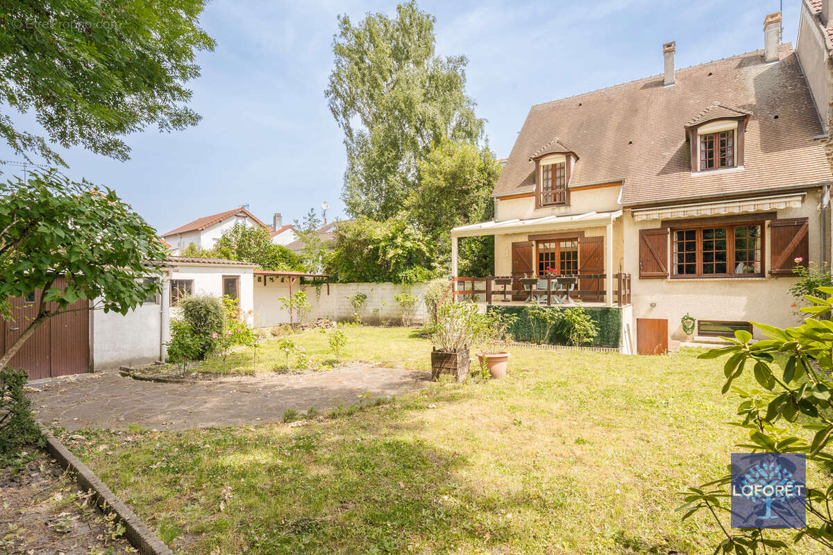 Maison à LES PAVILLONS-SOUS-BOIS