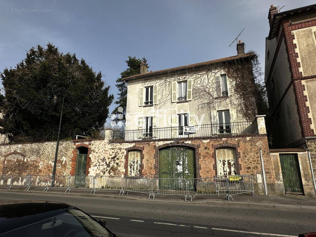 Maison à COULOMMIERS