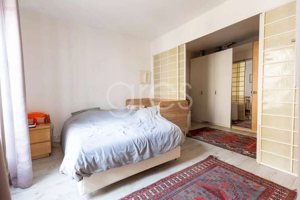 Appartement à PARIS-7E