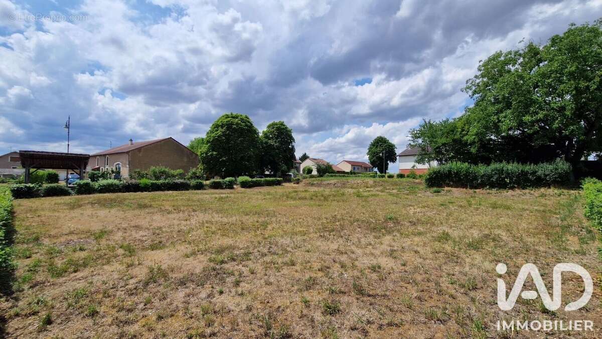 Terrain 868 m² à Ville-Sur-Yron  - photo 2