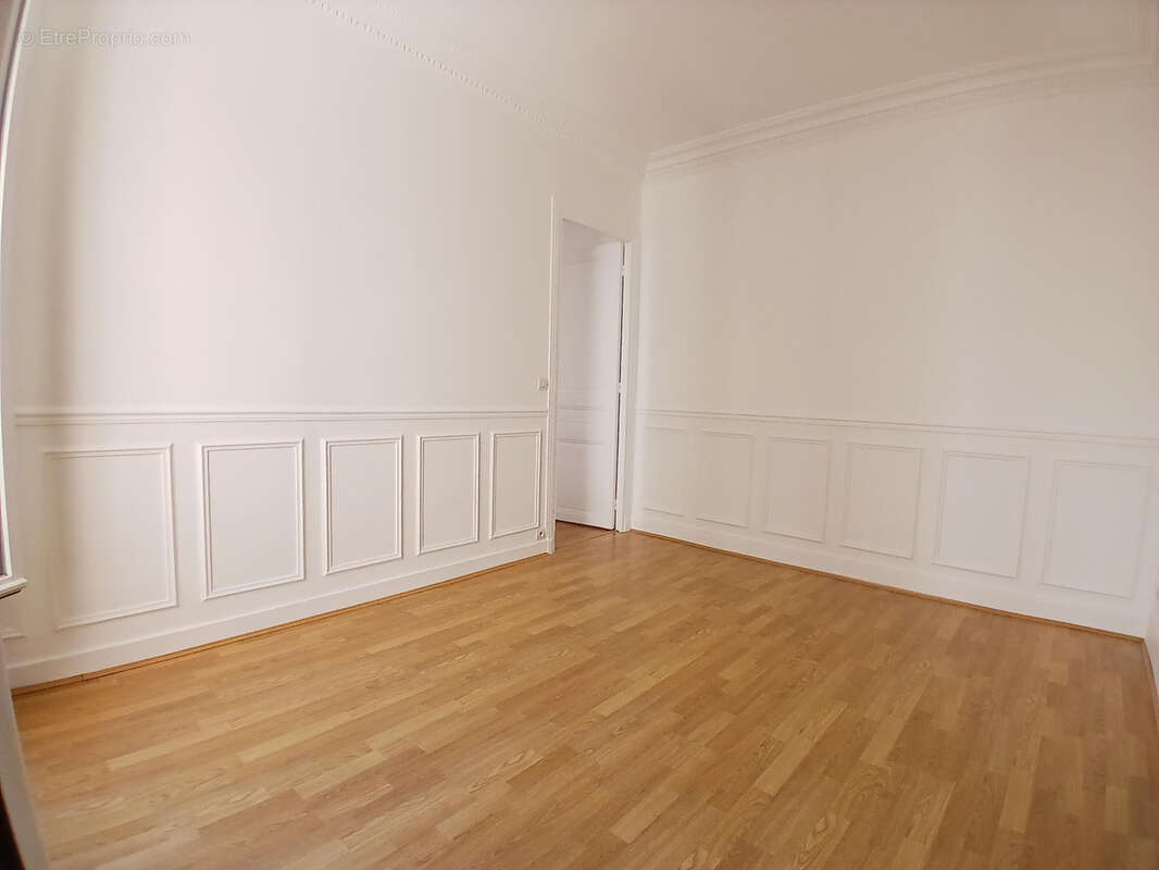 Appartement à PARIS-19E