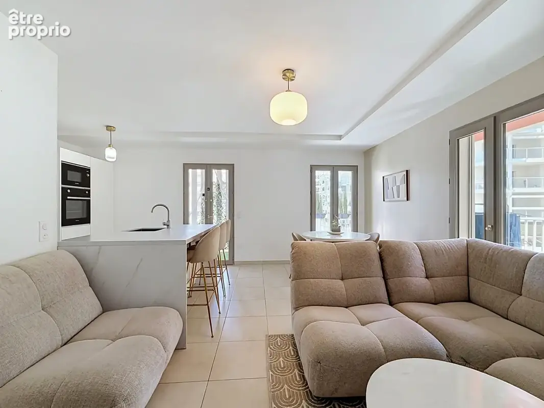 Appartement T3 au troisième étage avec terrasse et parking - photo 5