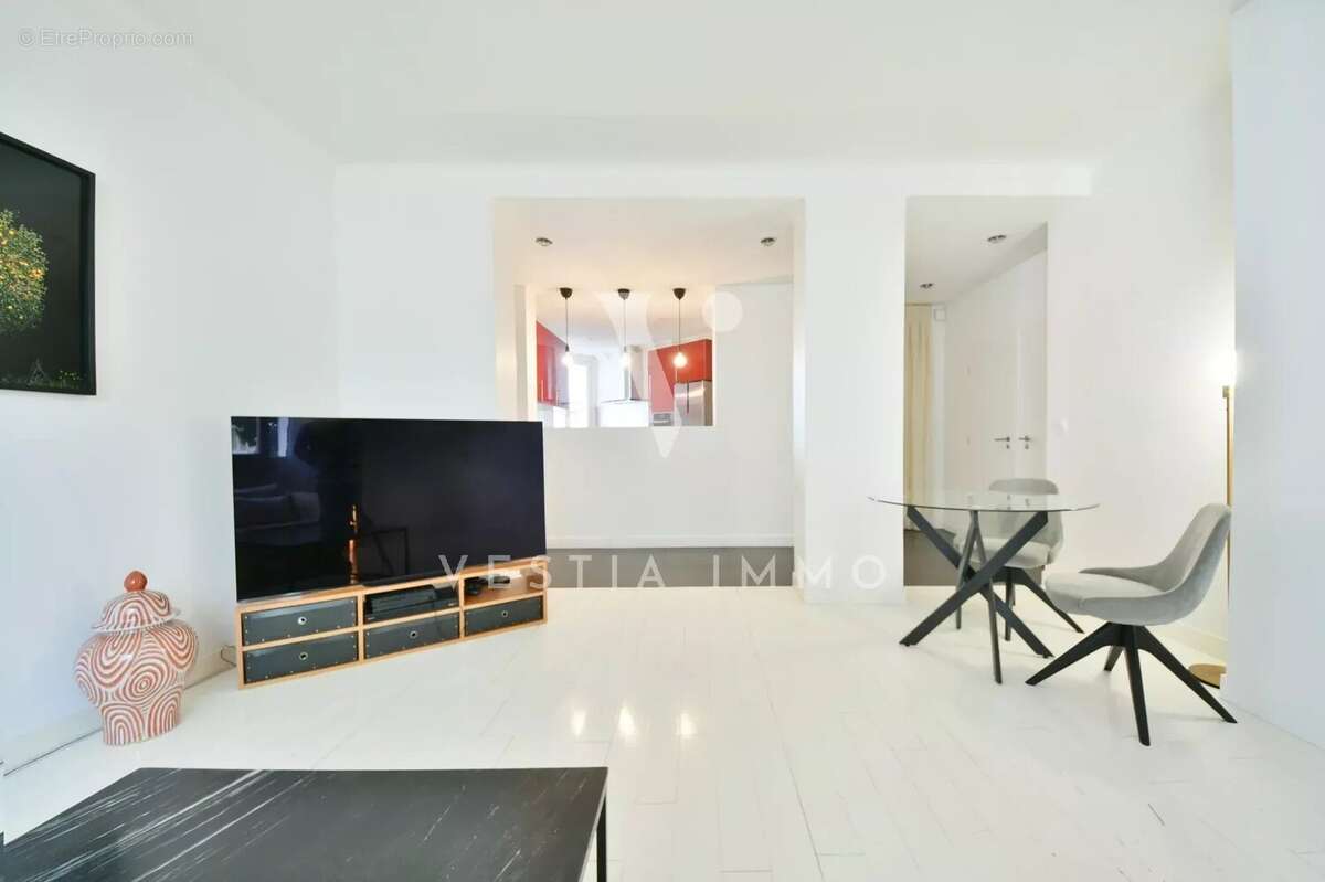 Appartement à LA GARENNE-COLOMBES