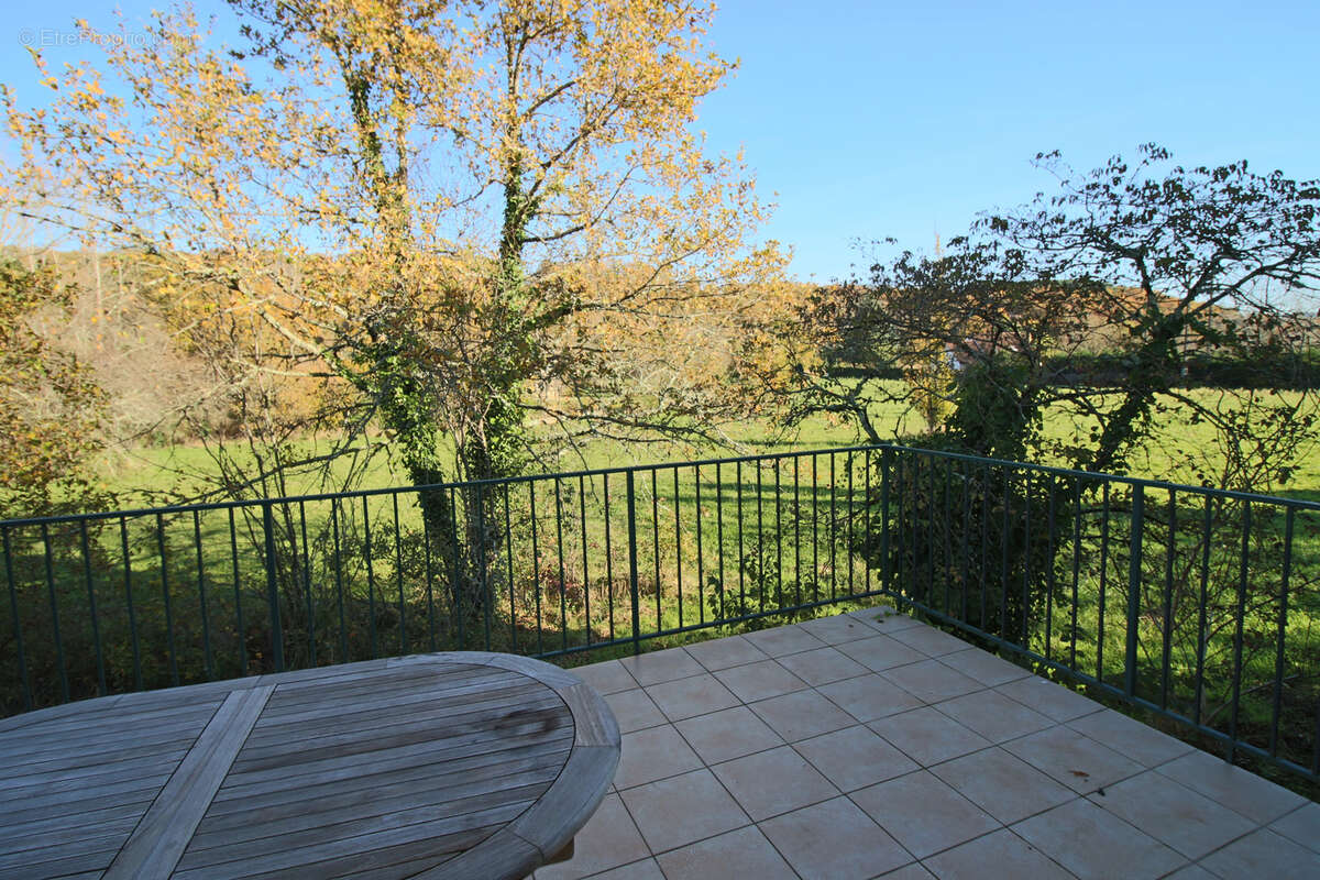 Maison à PUY-L'EVEQUE