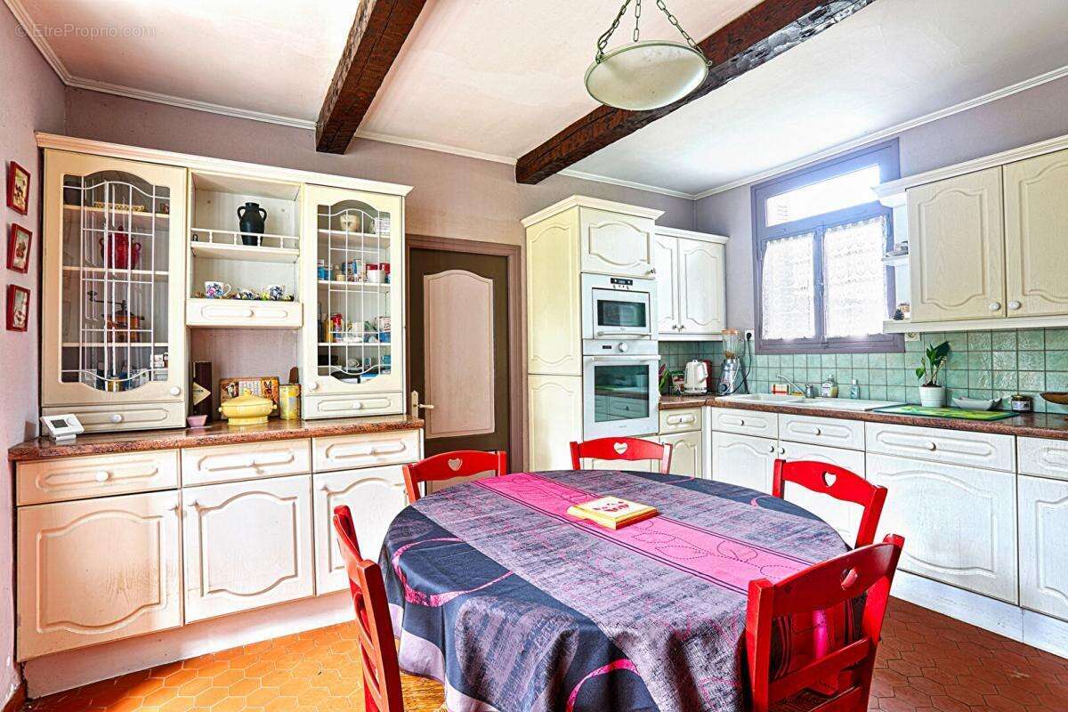 Maison à SAINT-ETIENNE-DU-ROUVRAY