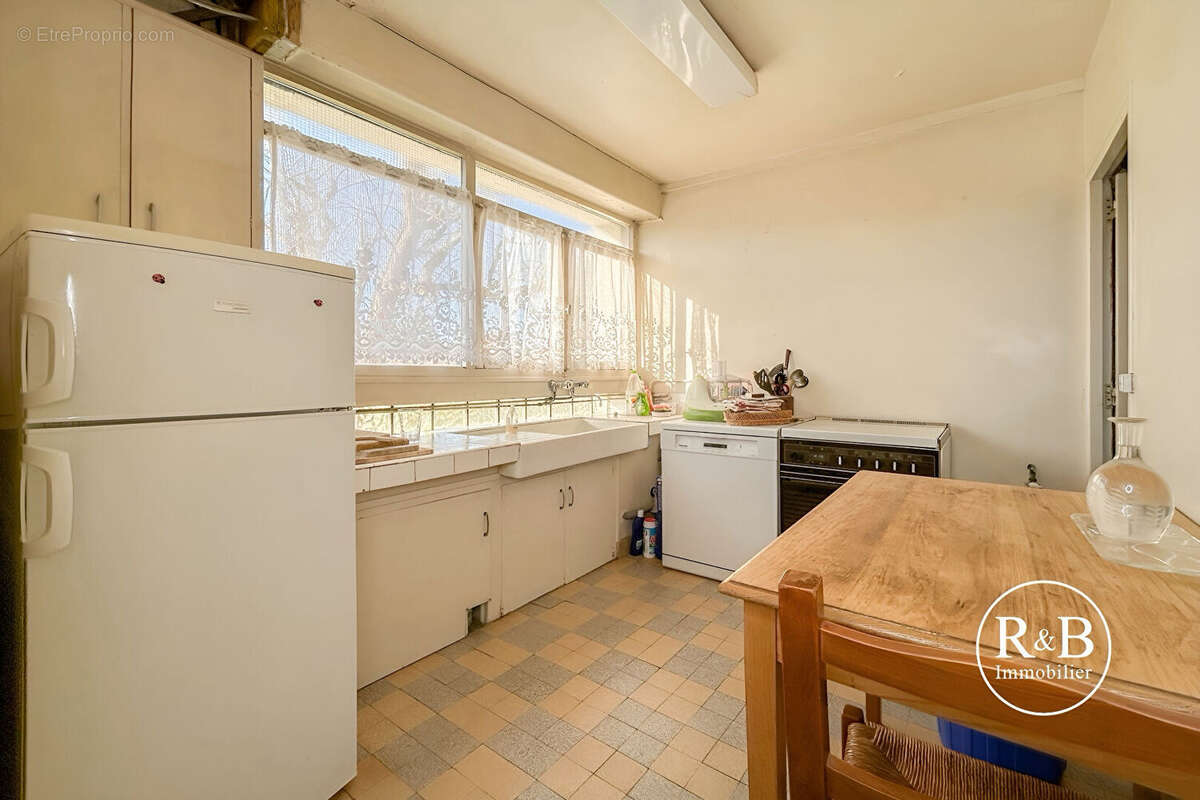 Maison à LES CLAYES-SOUS-BOIS