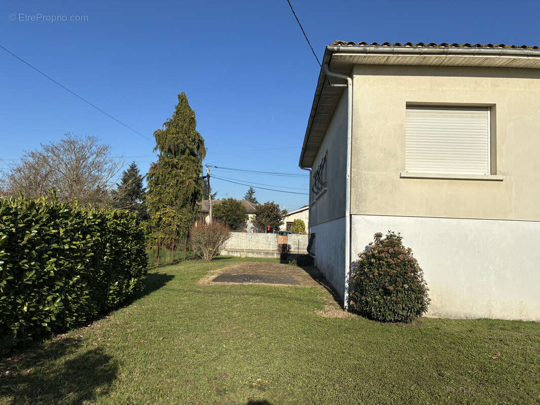 Maison à SAINT-MAGNE-DE-CASTILLON