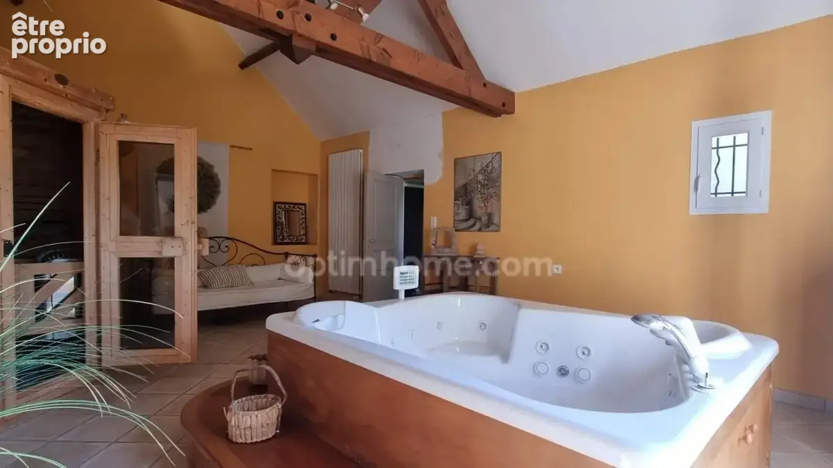 SAINT SIMEON - Longère de 11 pièces avec 2 piscines et 6 chambres sur 8700 m² - photo 18