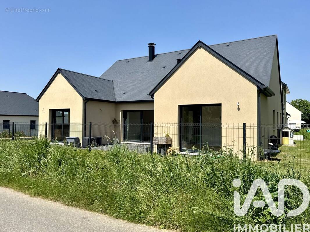 Photo 1 - Maison à GENNEVILLE
