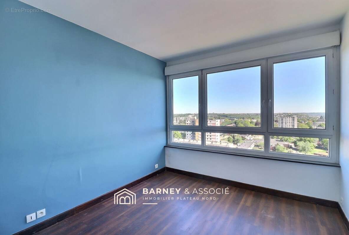 Appartement à MONT-SAINT-AIGNAN