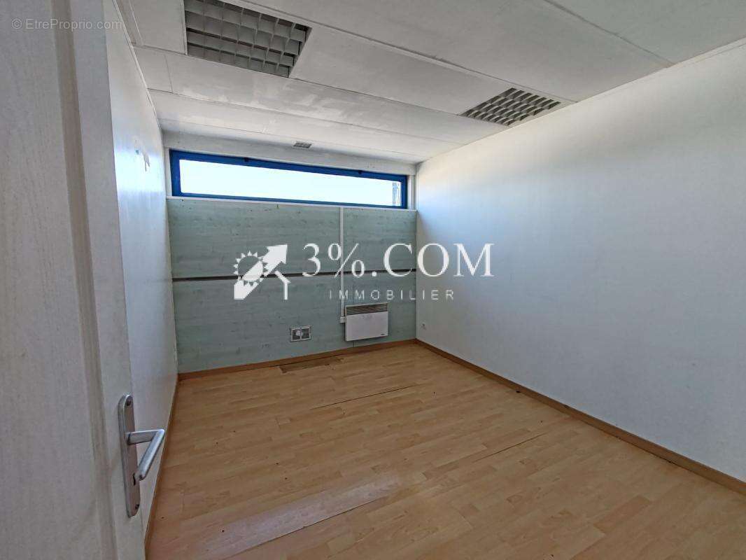 Local d'activité, bureau, stockage. SPECIAL INVESTISSEURS - photo 3
