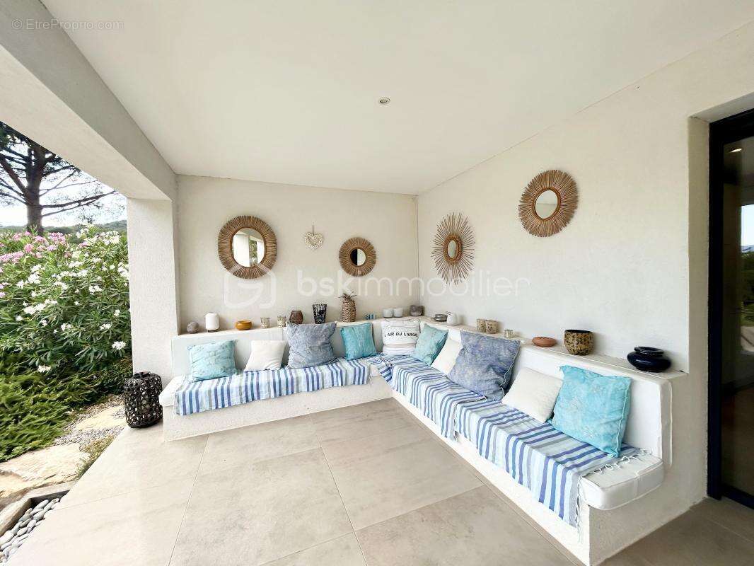 Grimaud, Villa d'Architecte en pleine nature, 200m2, 5 chambres - photo 4