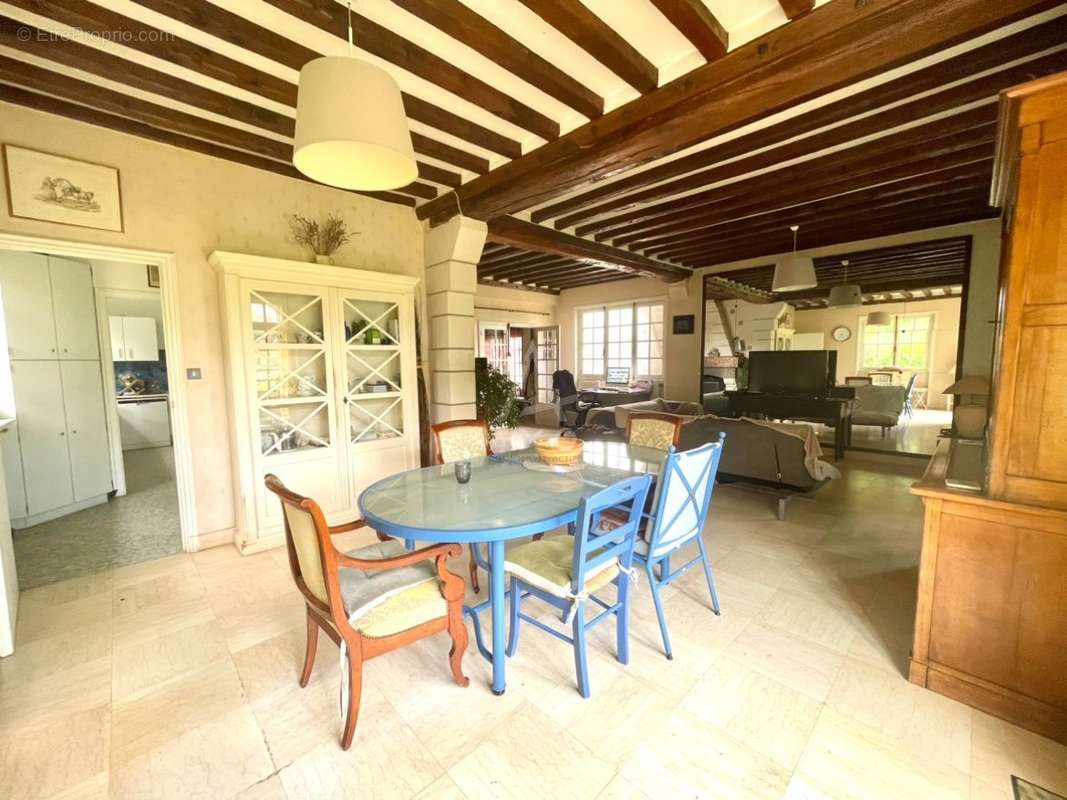 Maison à LE PIN-AU-HARAS