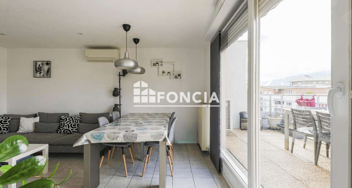 Appartement à SAINT-MARTIN-D'HERES