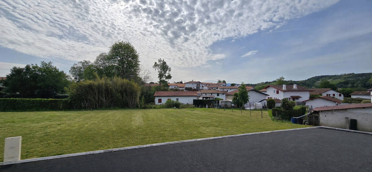 Photo 1 - Terrain à SAINT-PEE-SUR-NIVELLE