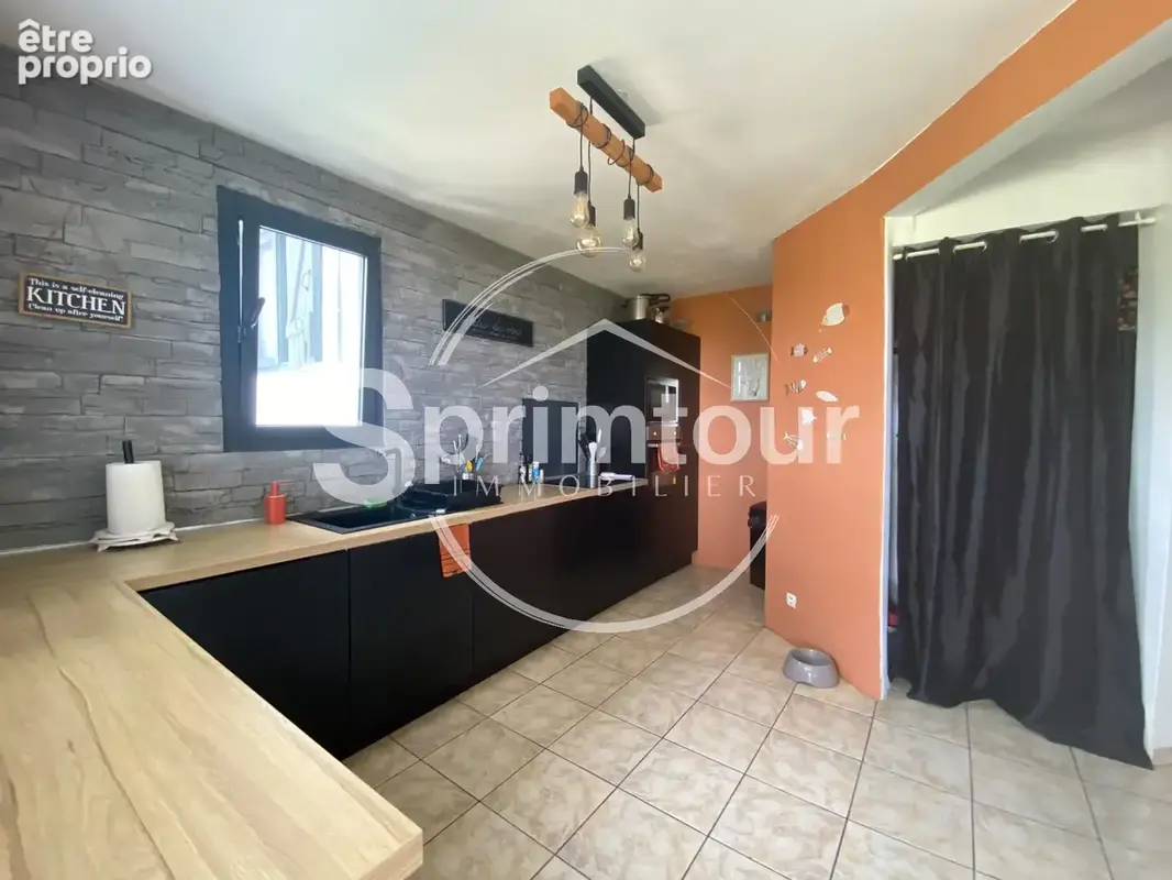 Saint claude - maison f4 et studio avec vue mer et montagne - photo 16