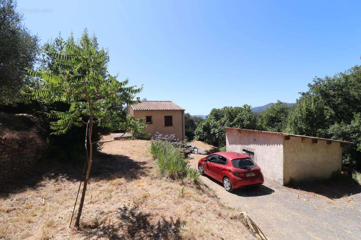 Maison à BERRE-LES-ALPES