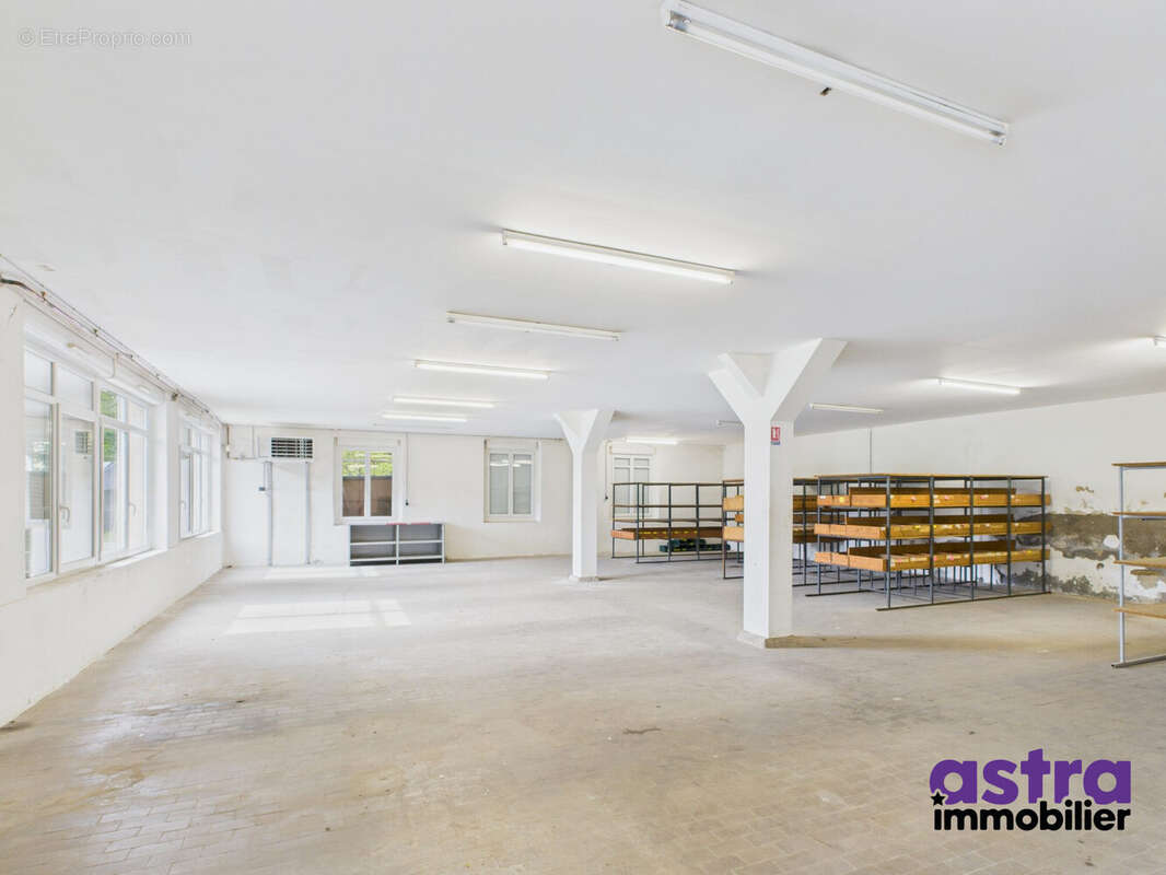 Commerce 1243 m² à Waldighofen  - photo 6