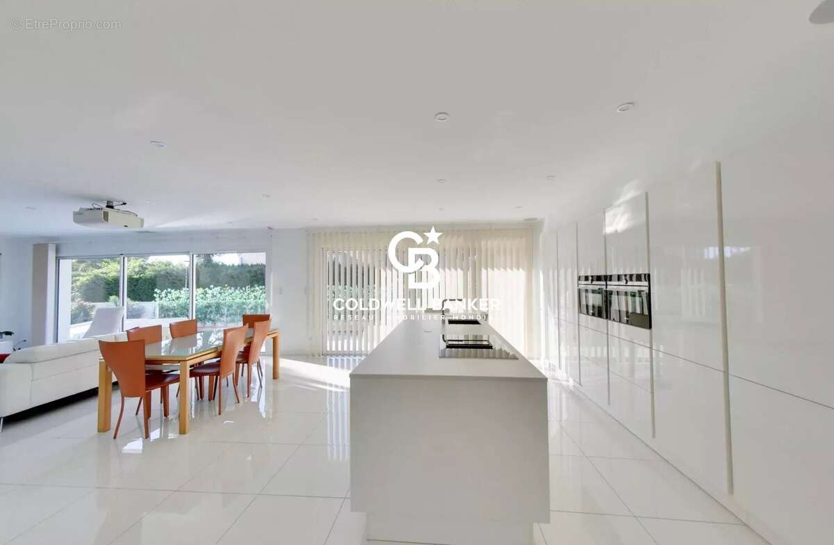 Maison à SAINT-CYPRIEN