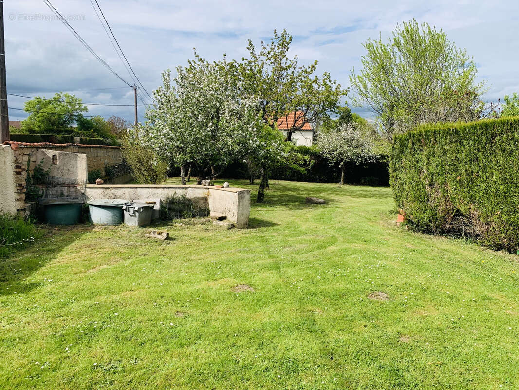 Maison à MONTACHER-VILLEGARDIN