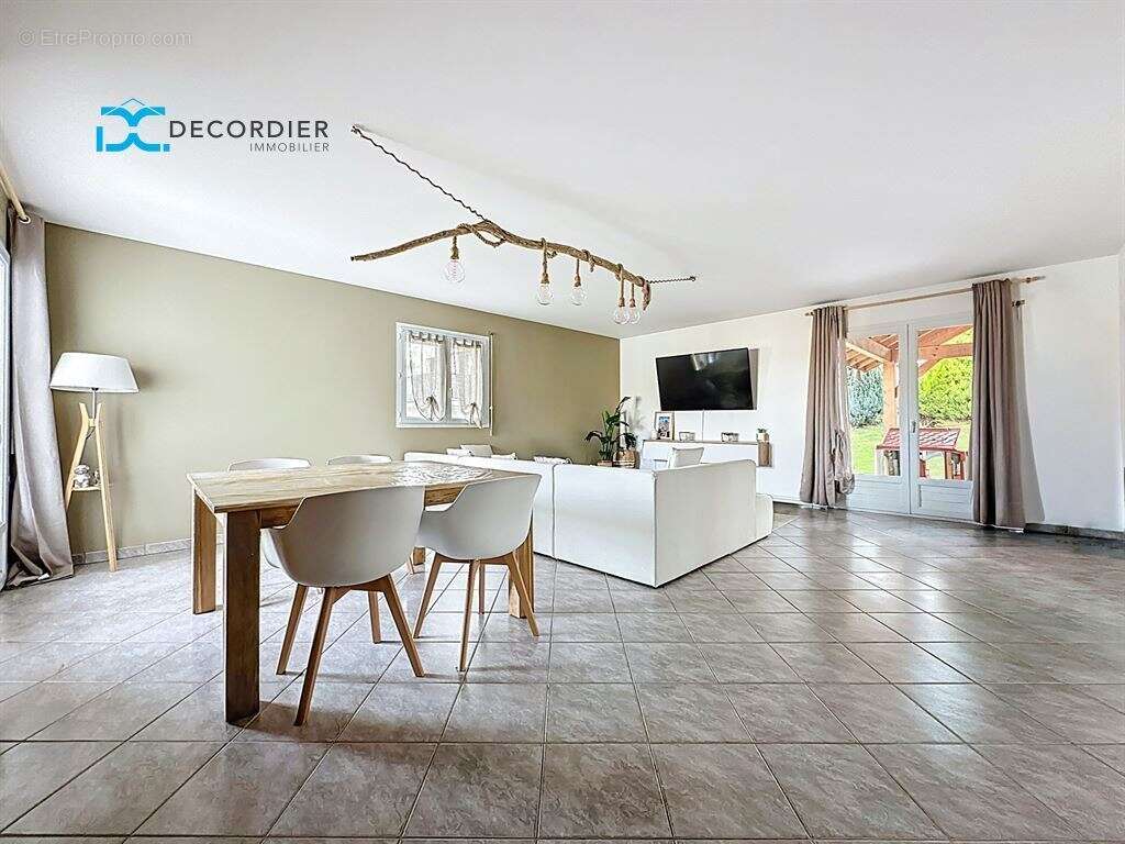 Maison neuvecelle centre - photo 3
