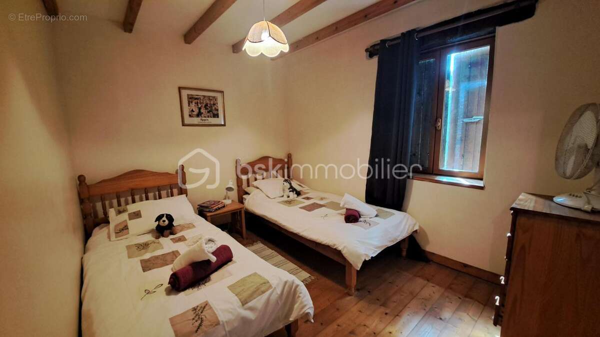 Maison à SAINT-PIERRE-DE-JUILLERS