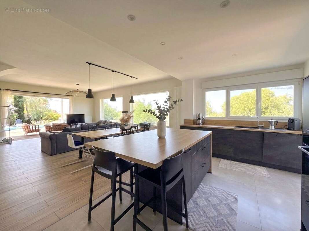 En exclusivité  maison contemporaine de 159 m² avec piscine - photo 4