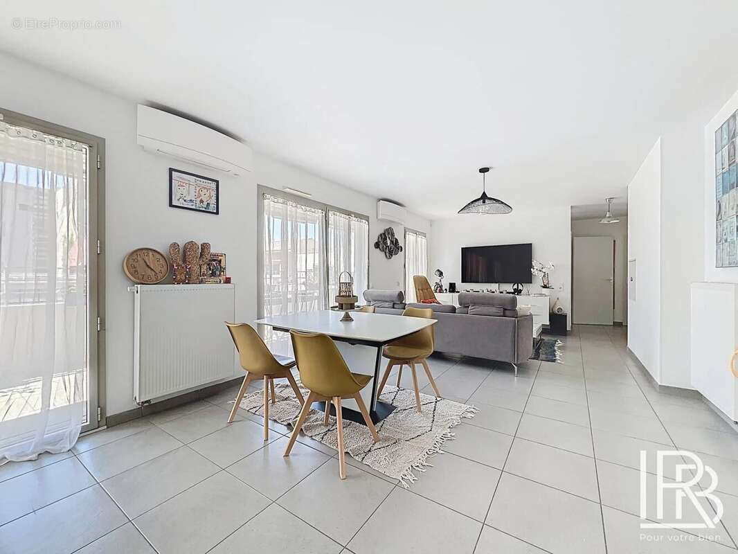 Appartement à MARSEILLE-2E