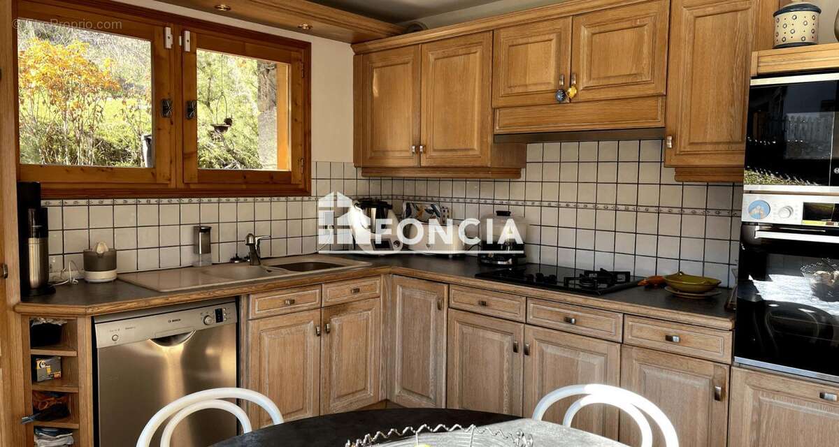 Maison à LES ALLUES