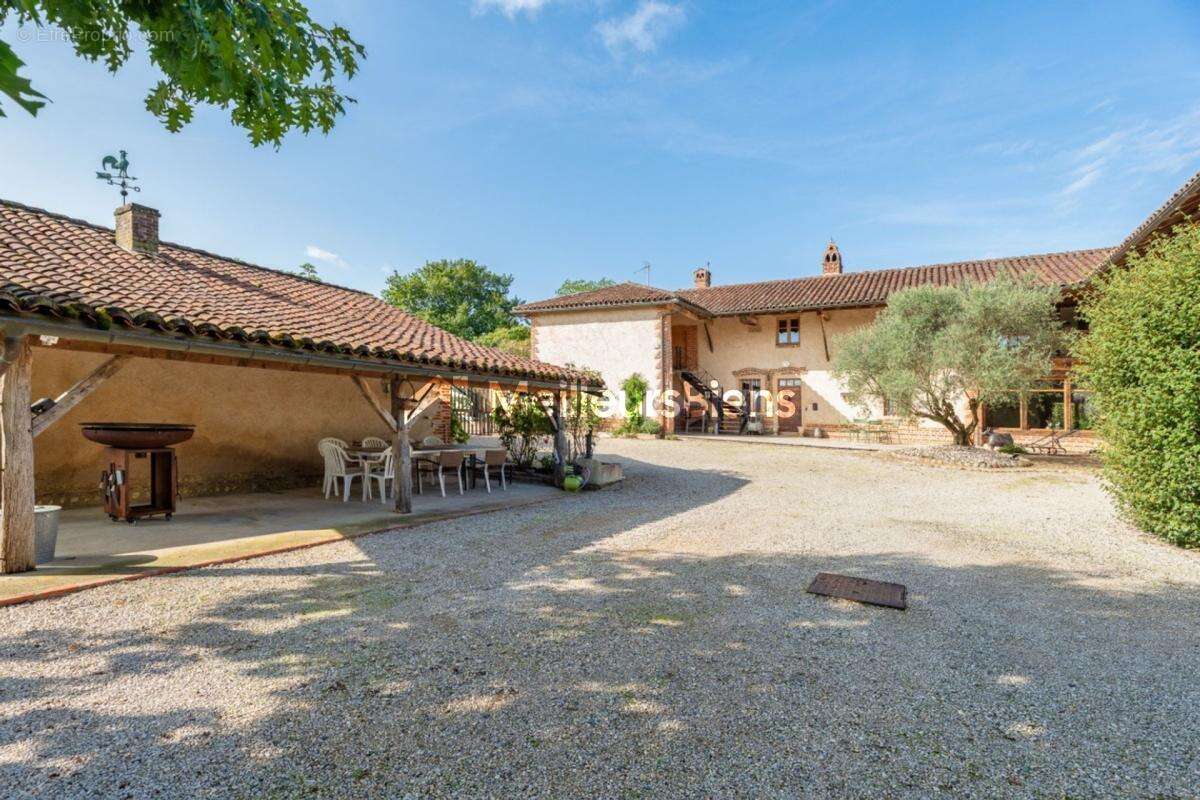 Maison bressane 327m² à Sulignat, terrain 4863m² - photo 4