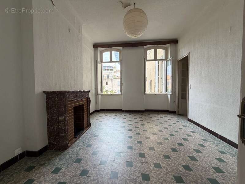 Appartement à MARSEILLE-1E