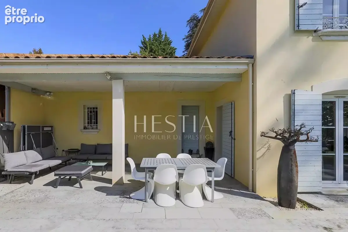 Villa esprit "Bastide" dans un cadre verdoyant - photo 5