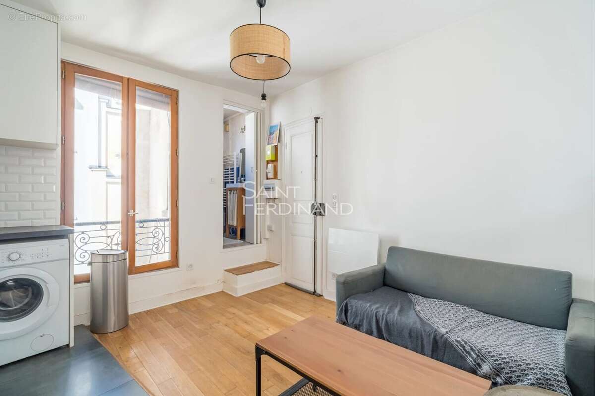 Appartement à PARIS-17E