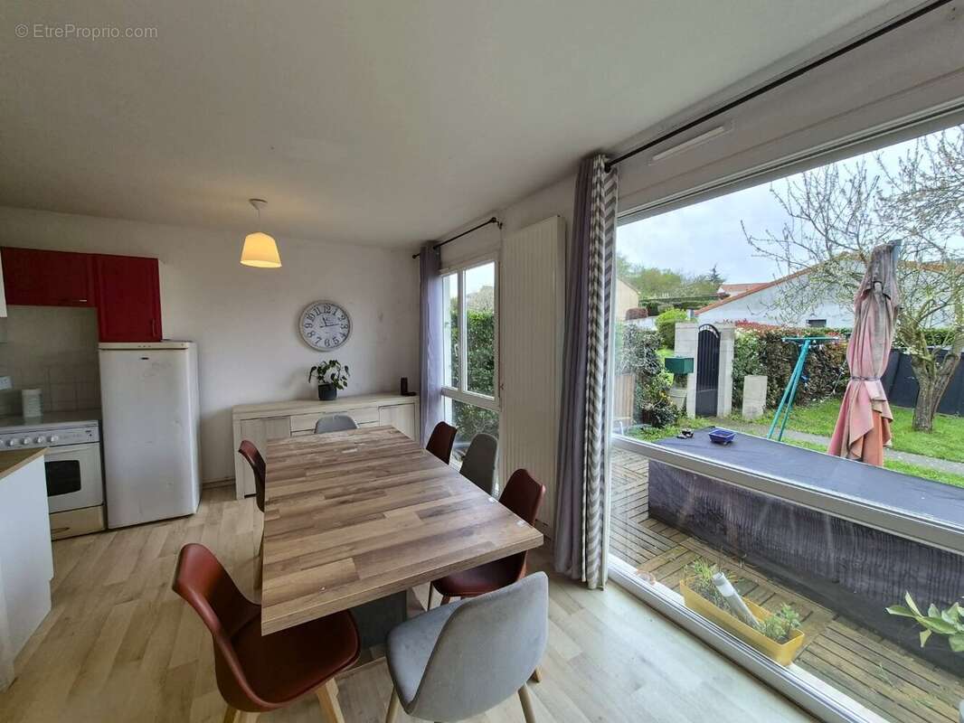 Maison à SAINT-GEORGES-DES-GARDES