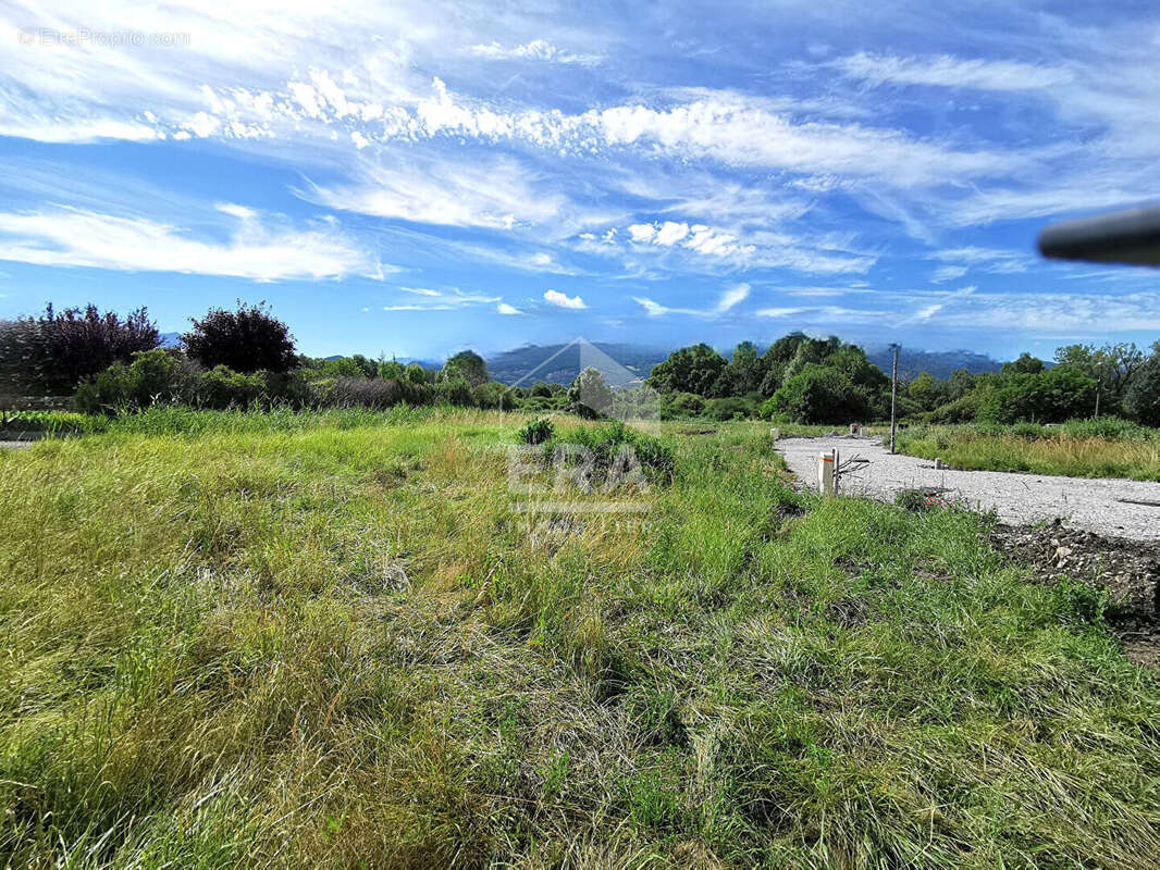 Terrain à LA BATIE-NEUVE