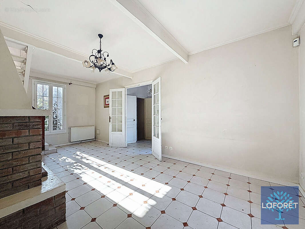 Maison à VIGNEUX-SUR-SEINE