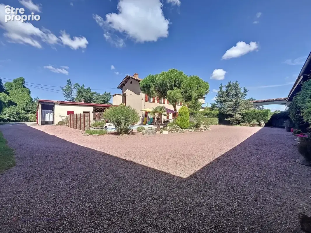 Vente : maison 261m² à chalain le comtal - photo 3