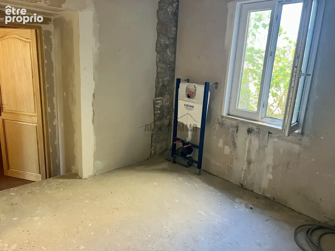 Maison de village avec terrain de plus d'un hectare et dépendance à rénover - photo 18