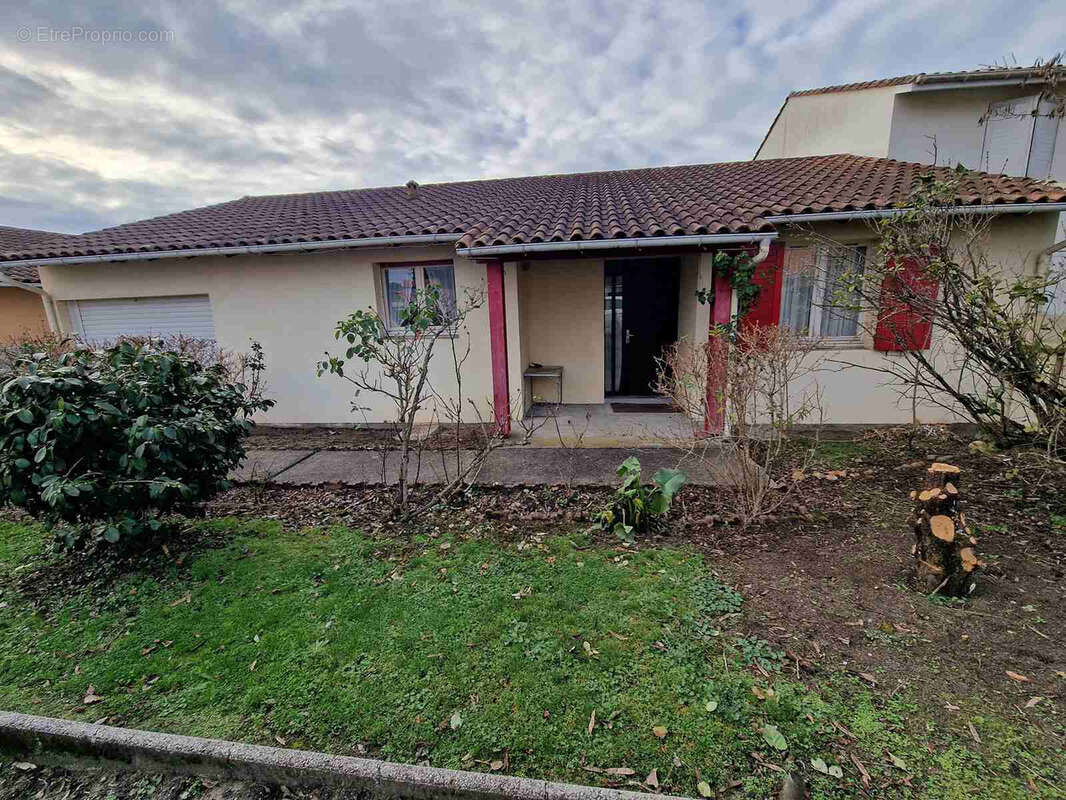 Maison à ETAULIERS