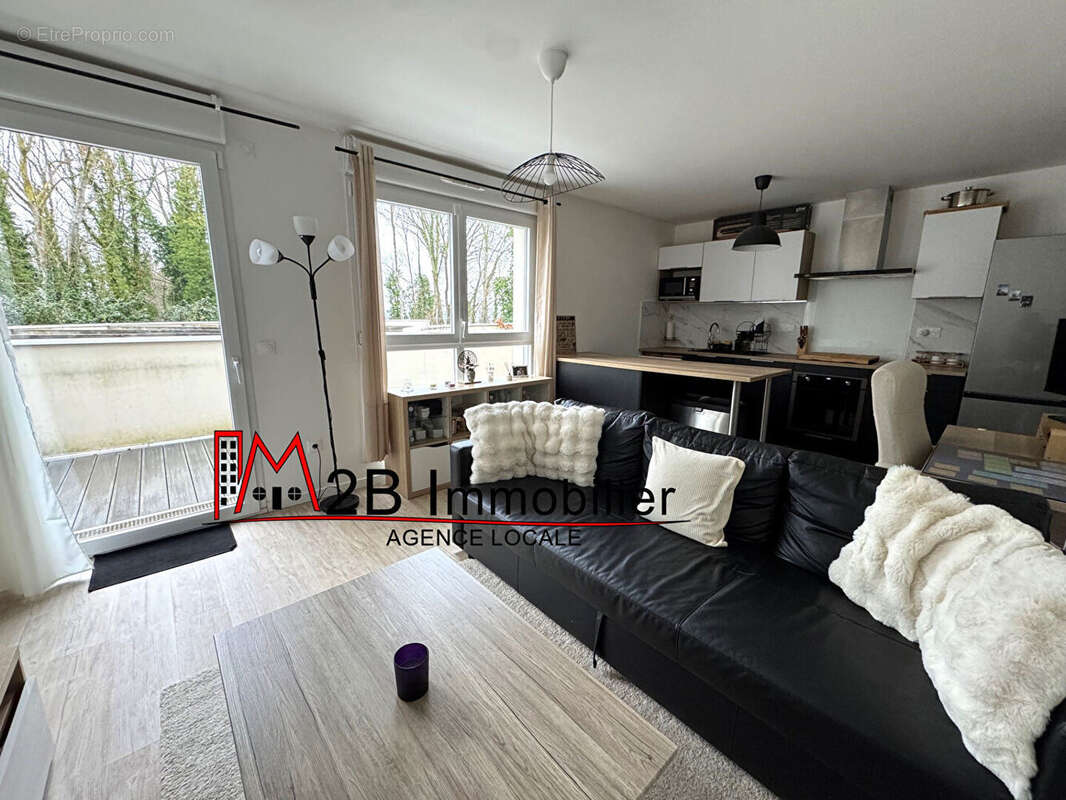 Appartement à SAINT-THIBAULT-DES-VIGNES