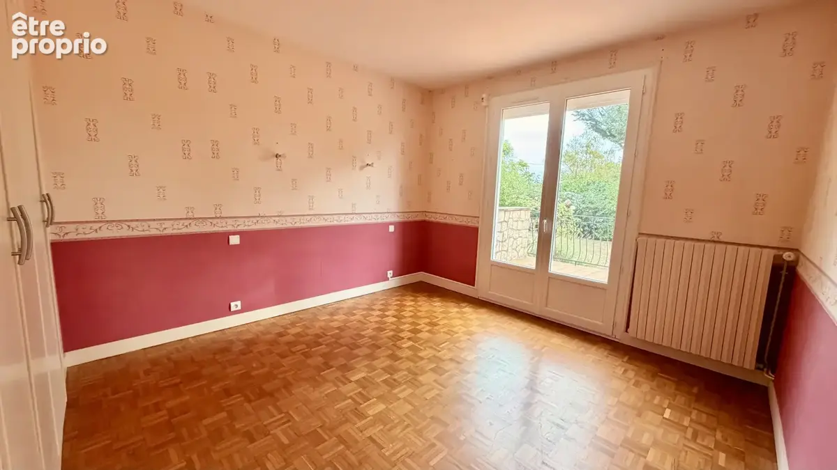 BRIARE - Maison familiale 178m2 + garage camping car - photo 9