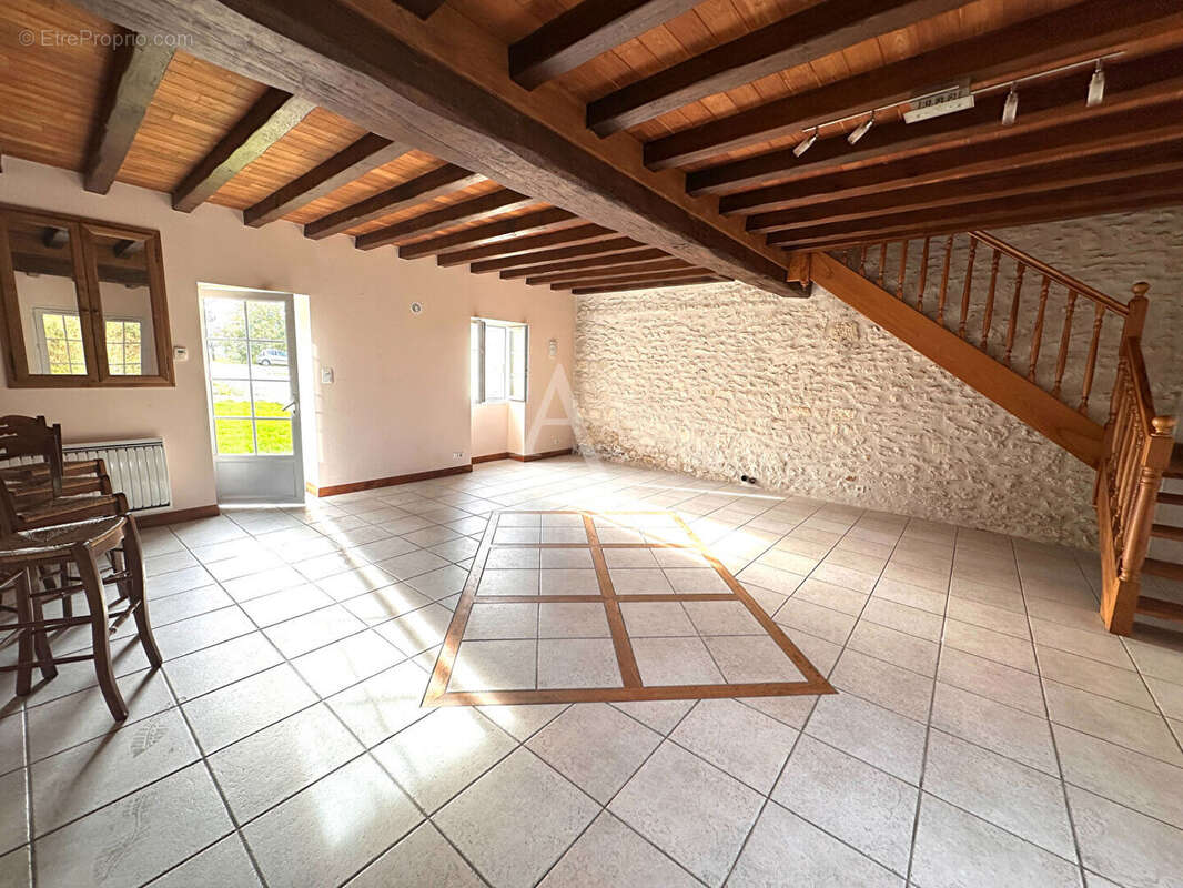 Maison à SAINT-CESAIRE