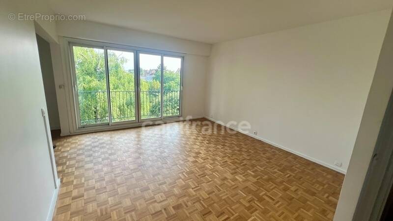 Appartement à LE PERREUX-SUR-MARNE