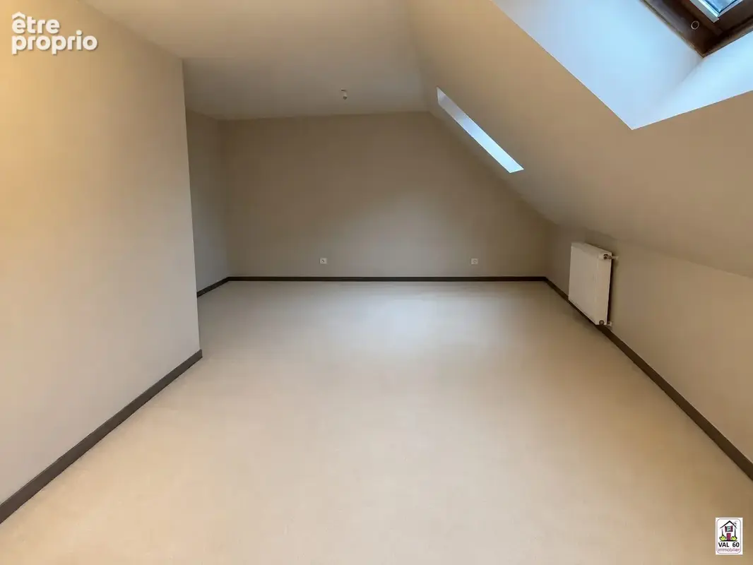 Appartement 102 m² à Fitz-James  - photo 6