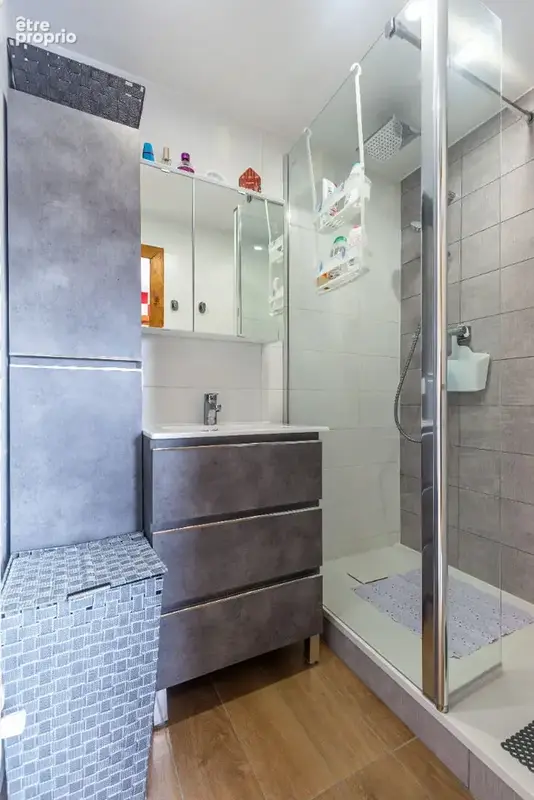 Agence immobiliere laforet - exclusivite - "coccinelle" - appartement t3 de 44,59m2 - veranda - cave - dernier etage - dpe d - r - photo 8