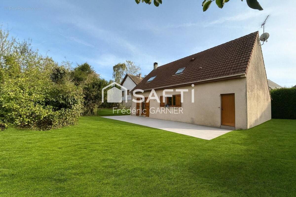 Photo 1 - Maison à BRIE-COMTE-ROBERT